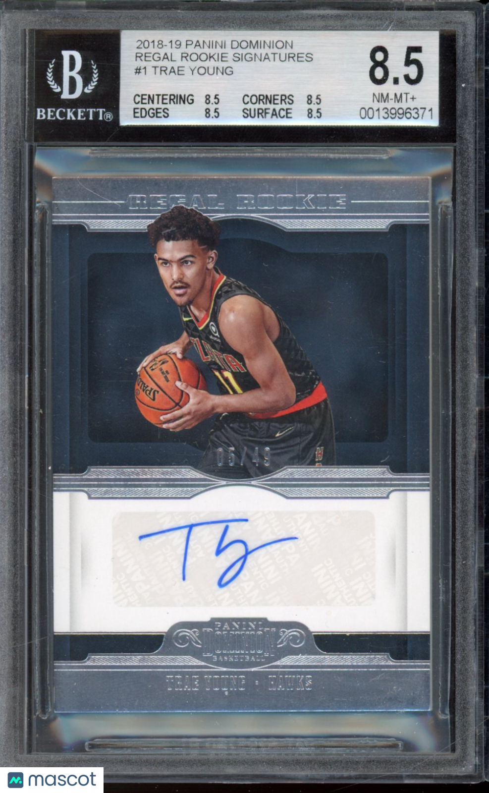 2018-19 Panini Dominion Trae Young Regal Rookie SIgnatures /49 BGS 8.5/10