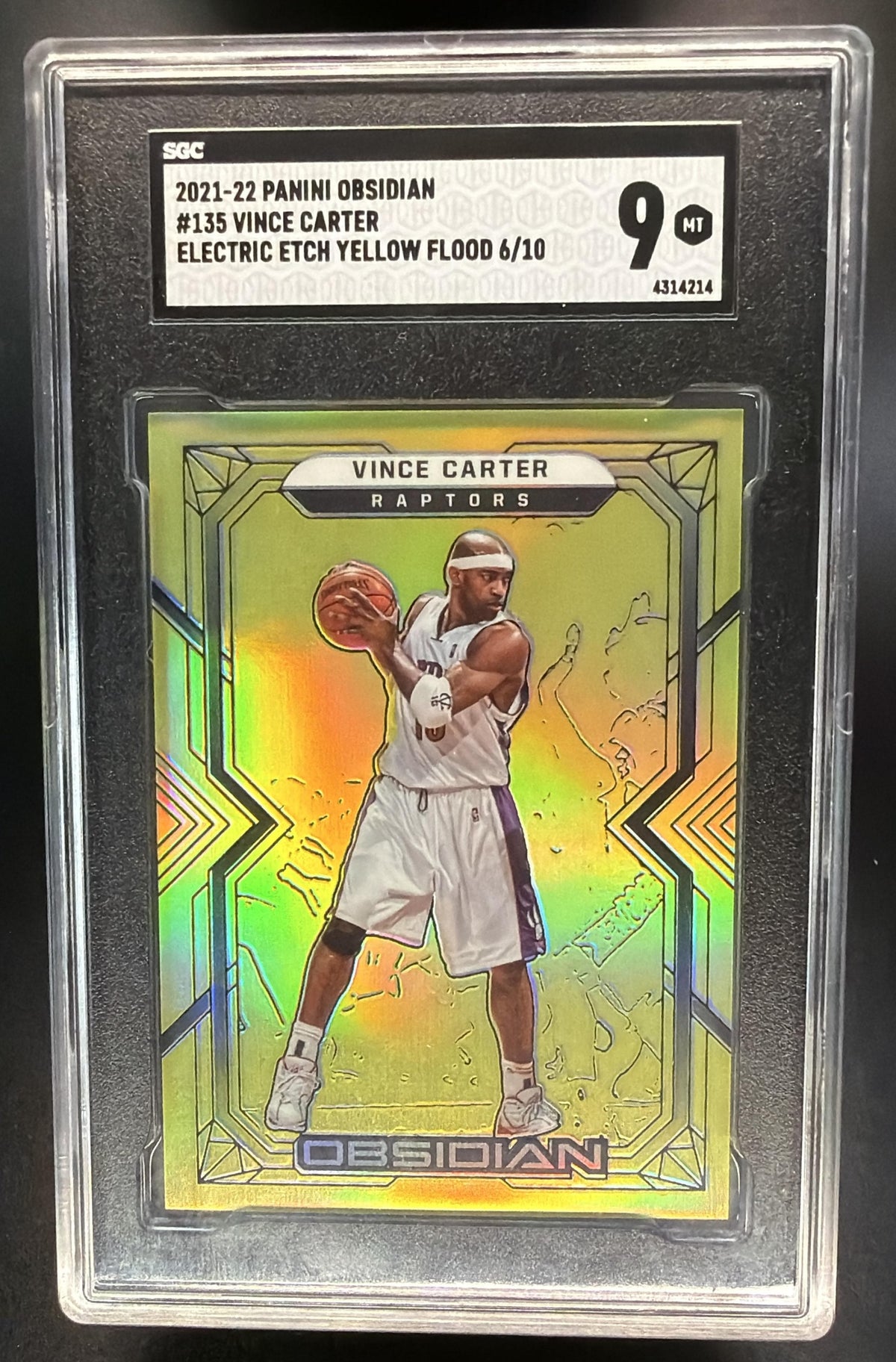 2021-22 Panini Obsidian Vince Carter #135 Electric Etch Yellow Flood 6/10 SGC 9