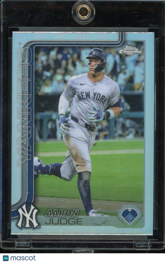 2025 Topps Chrome Aaron Judge SP Image Variation